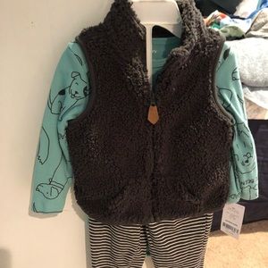 Carter’s pant, onesie and vest set